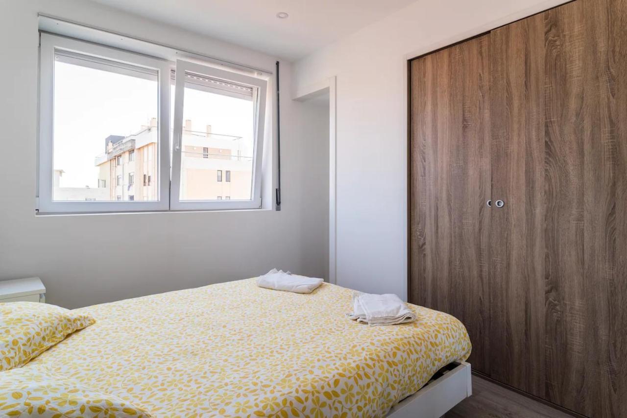 Encantador Apartamento A Frente Da Praia Do Sunset Фигейра да Фош Екстериор снимка