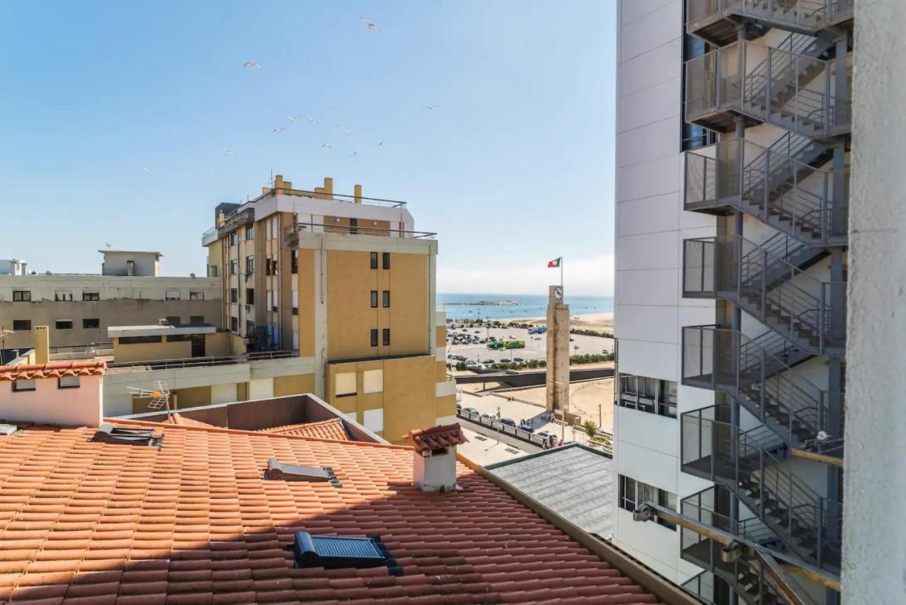 Encantador Apartamento A Frente Da Praia Do Sunset Фигейра да Фош Екстериор снимка