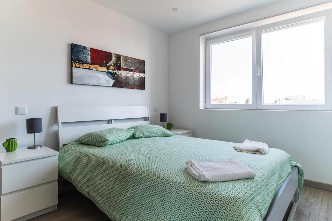 Encantador Apartamento A Frente Da Praia Do Sunset Фигейра да Фош Екстериор снимка
