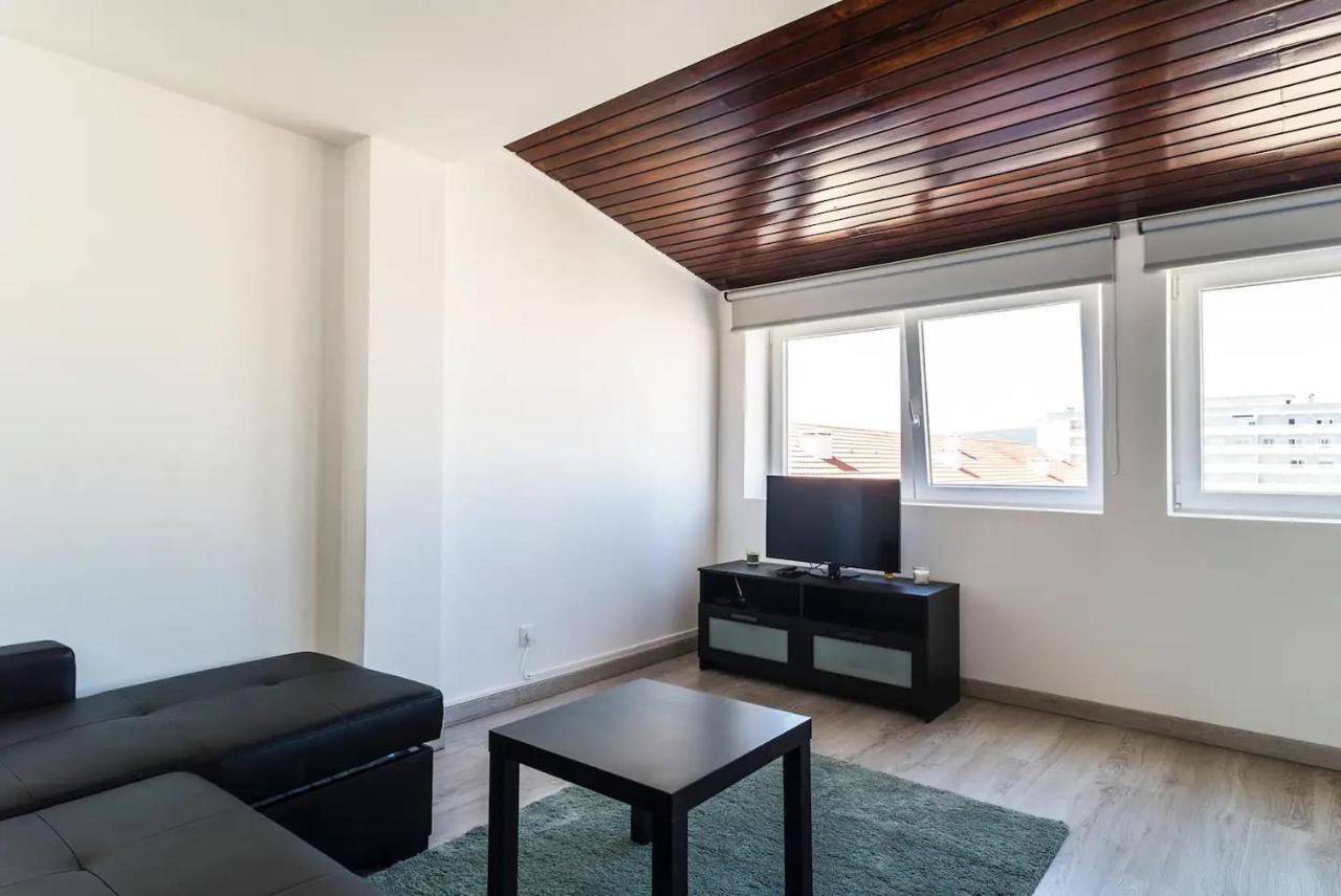Encantador Apartamento A Frente Da Praia Do Sunset Фигейра да Фош Екстериор снимка