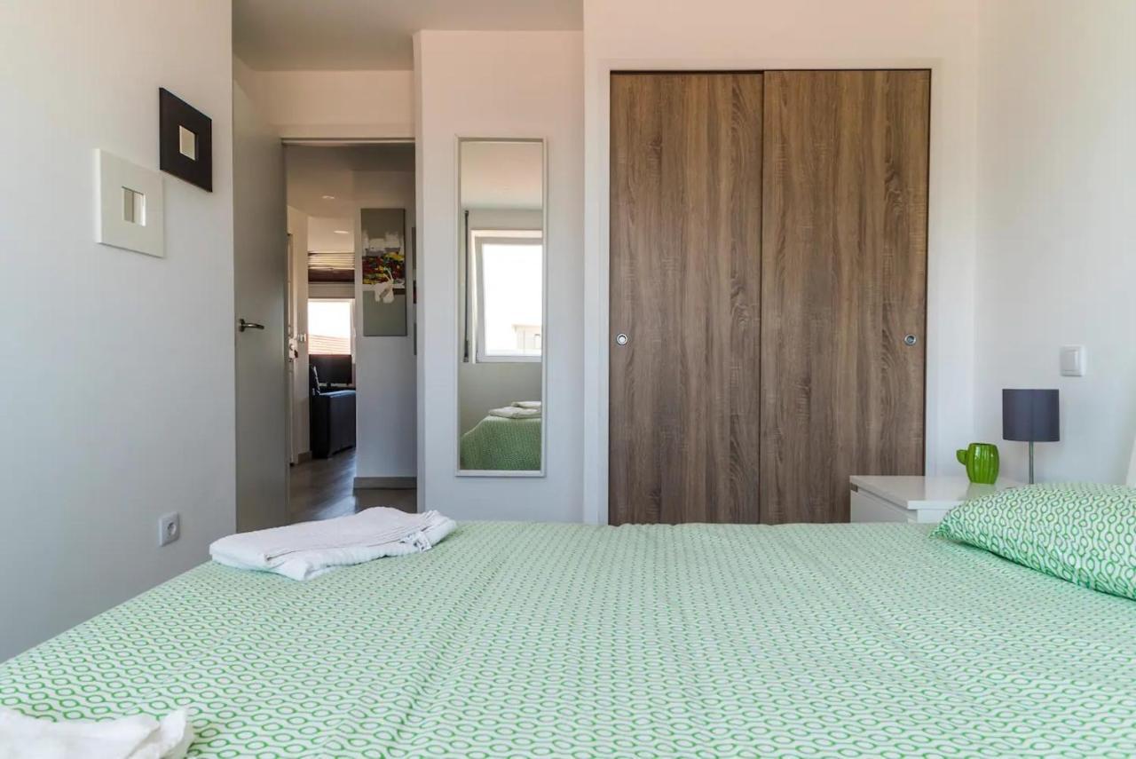 Encantador Apartamento A Frente Da Praia Do Sunset Фигейра да Фош Екстериор снимка